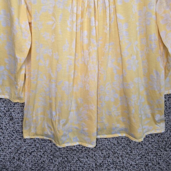 Susan Graver Top Womens Medium Yellow Scoop Neck Burnout Floral Print Tee Casual - Picture 5 of 7